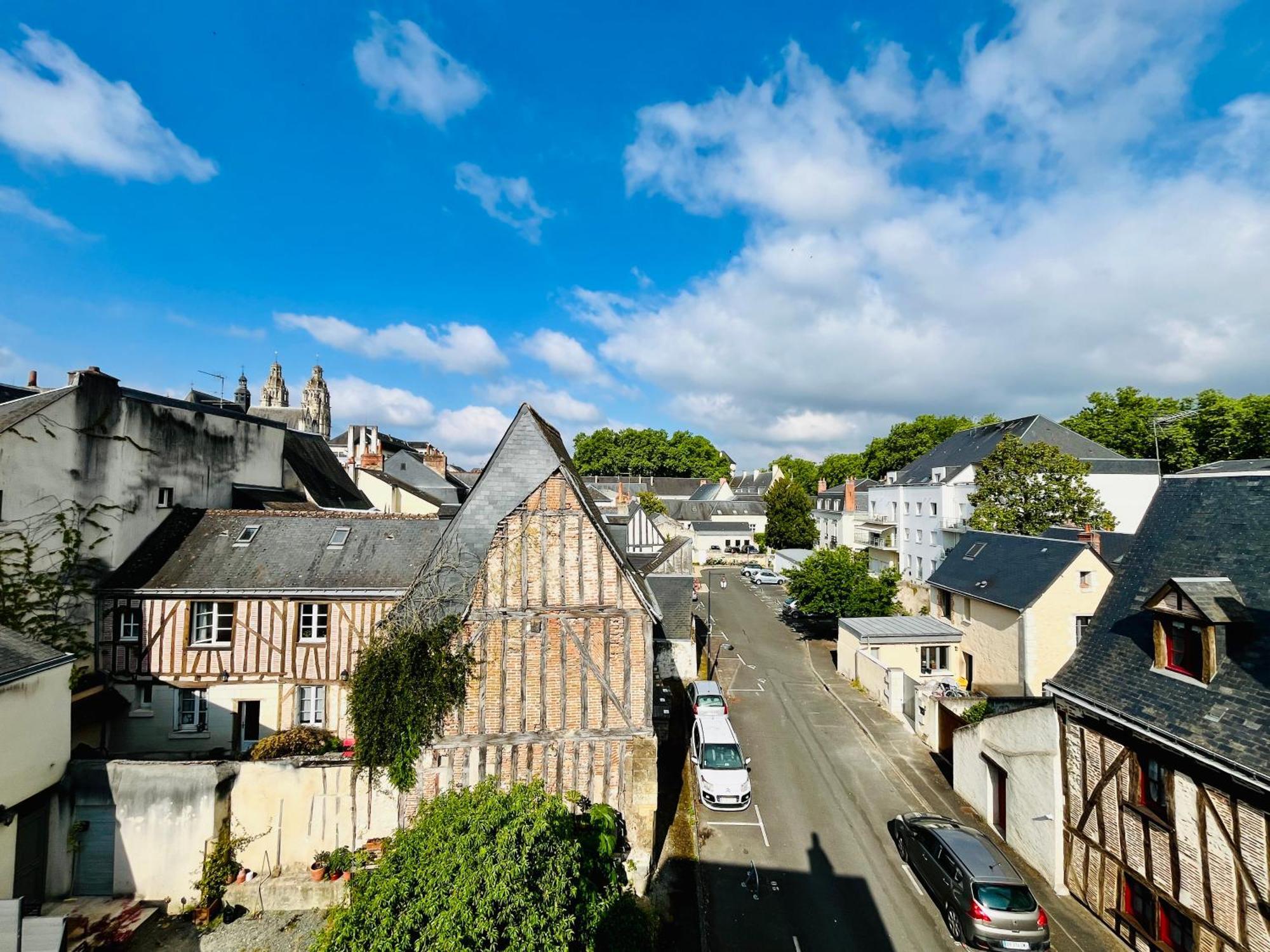 Le Numero Douze, Charme En Tours